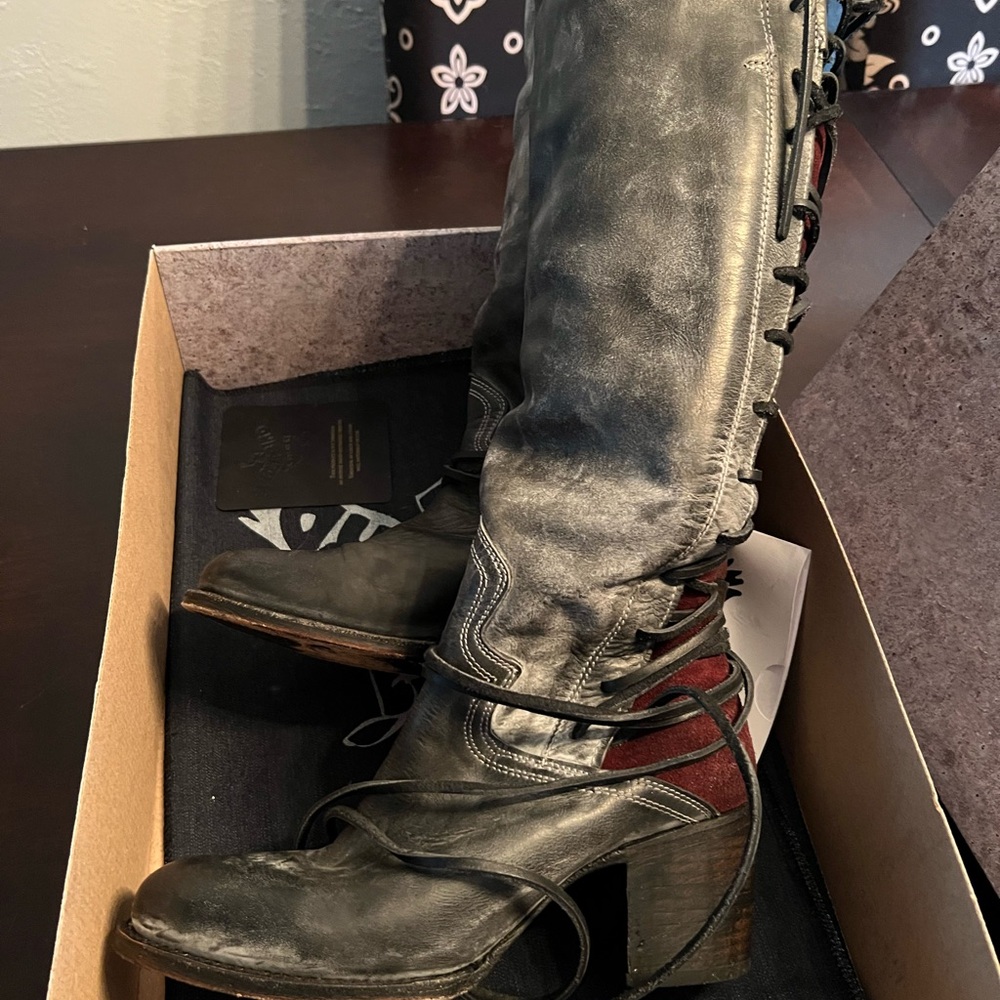Freebird by Steven Black Lace-Up Tall Boots size 10 - Picture 2 of 10